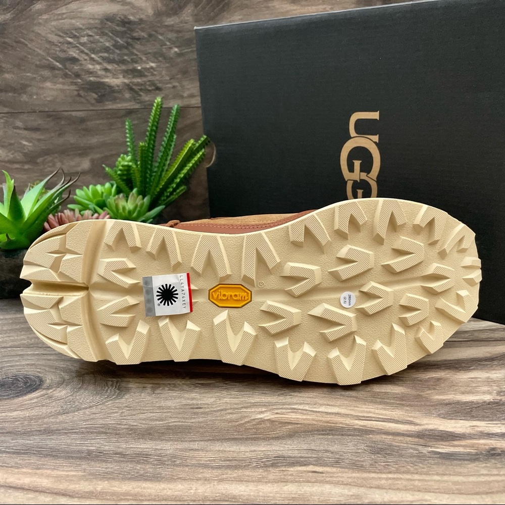 NIB UGG Miwo Trainer Low Sneaker Suede Vibram - Picture 2 of 12